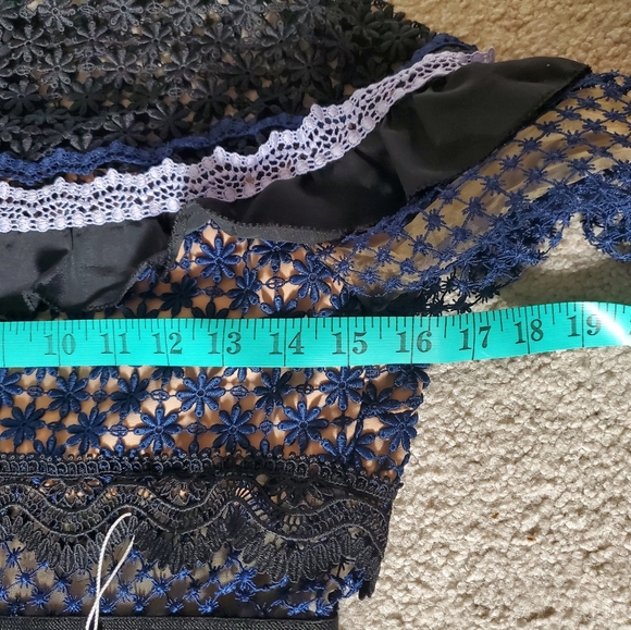 SELF- PORTRAIT NEW WITH TAGS! Bella lace trim navy and black dress. Size 2 - Picture 13 of 14